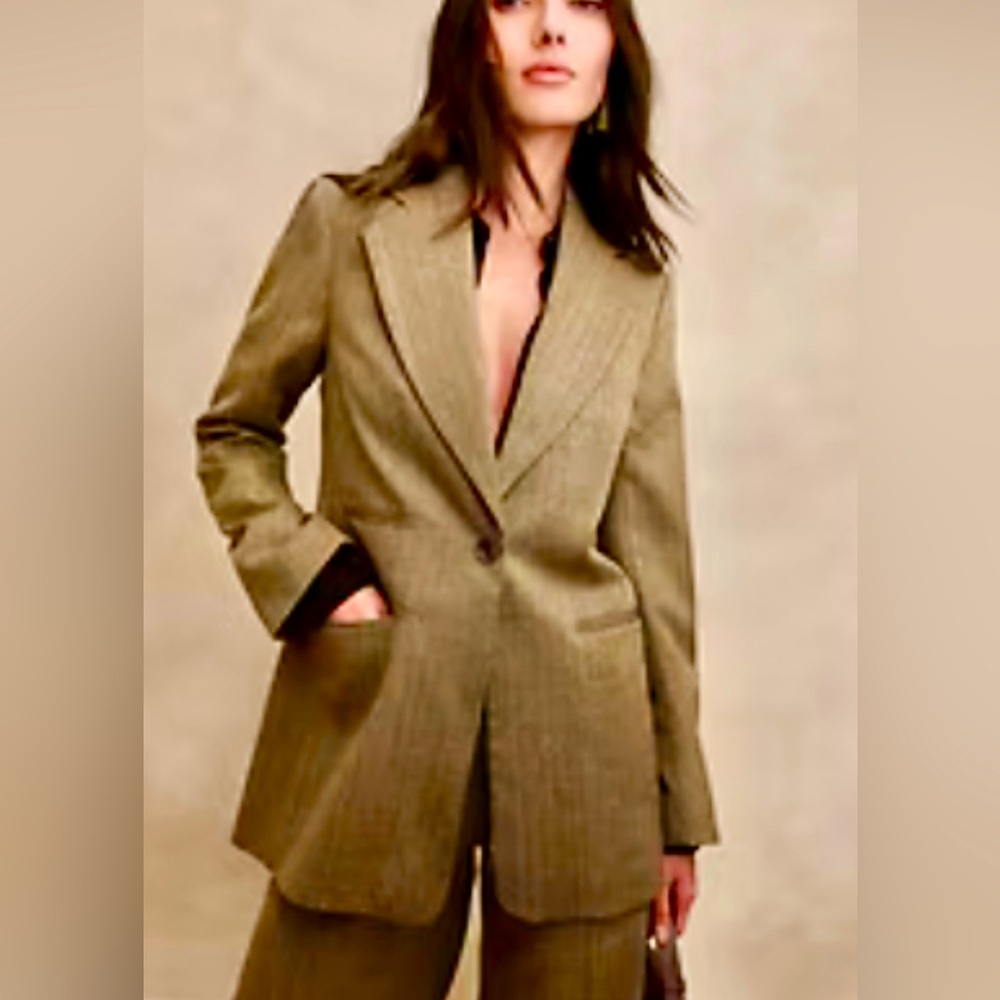 Lido Sculpted Italian Wool Blazer, size 10